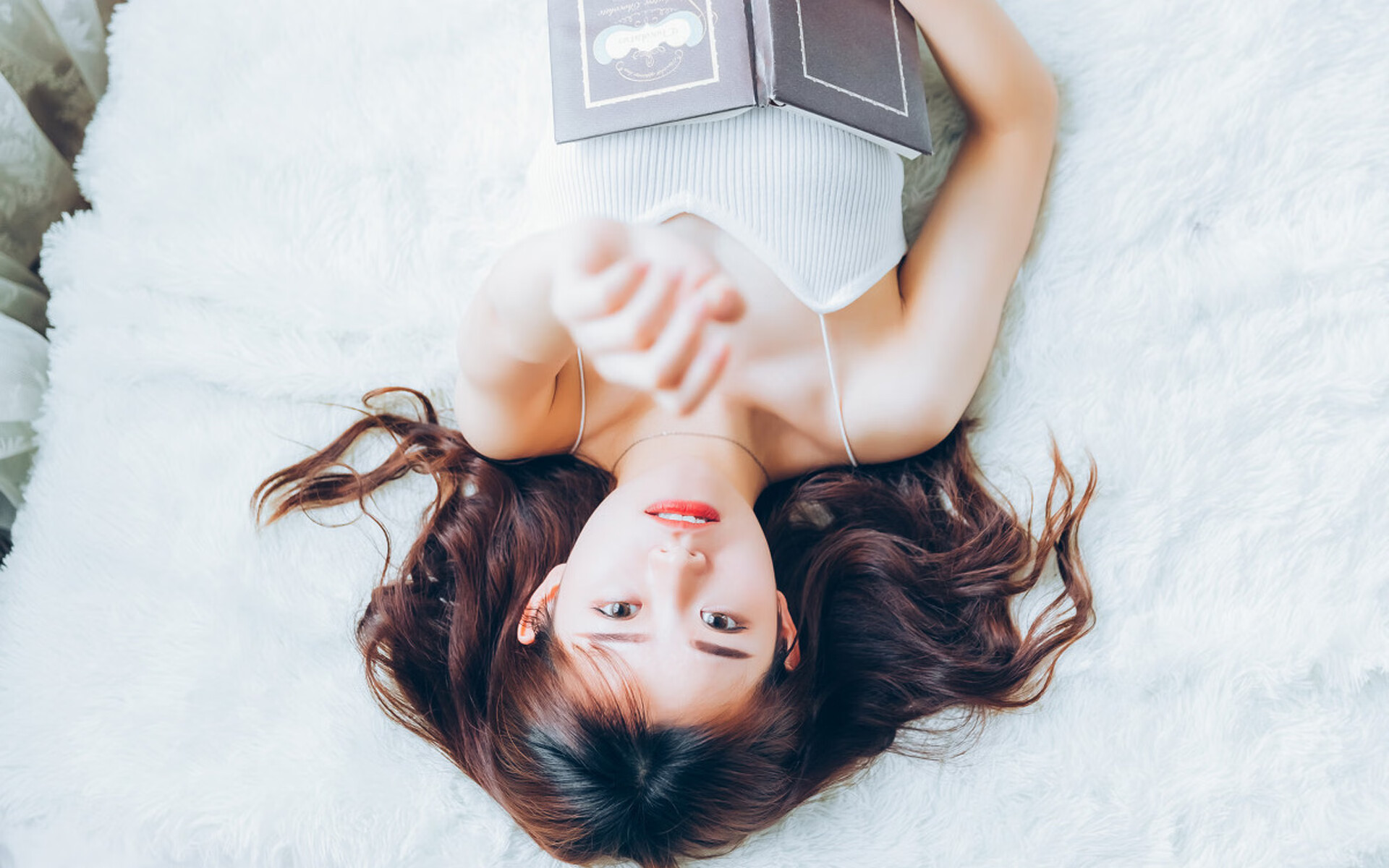 运动界亮点：女足比赛中的激烈对抗！，女足名场面