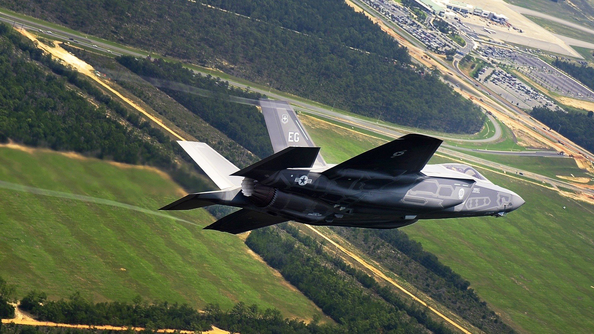 勇士内部演练中模拟季后赛压力环境，勇士现场