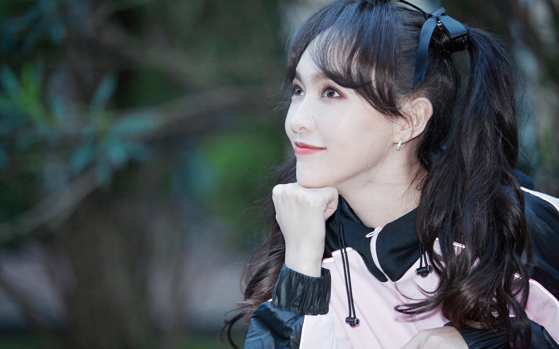 唐纳德·高尔通过精准的反击与突破，一次次撕裂对方防线