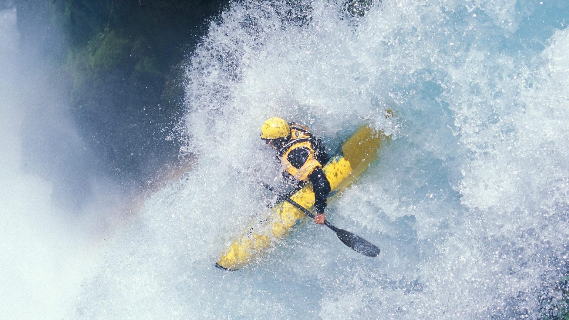 “泥浆激荡:越野赛段的血性拼搏”,泥浆大赛视频